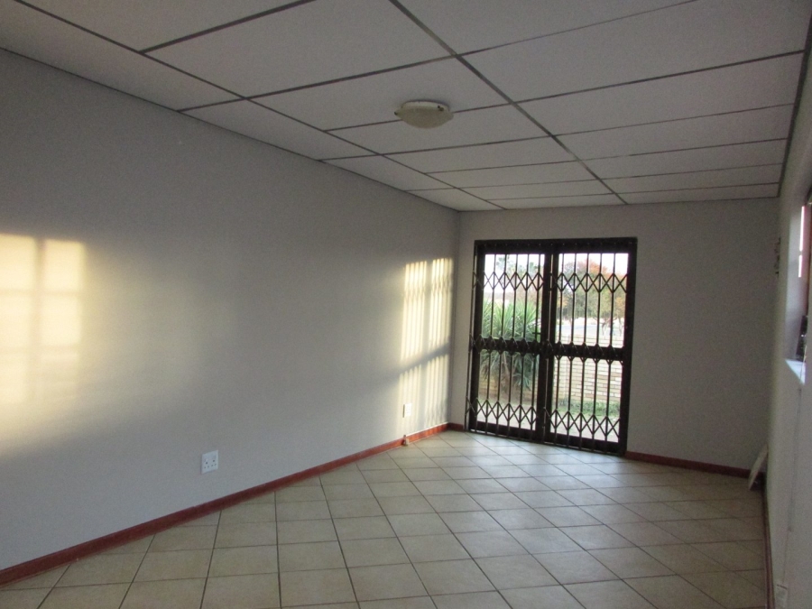 To Let 3 Bedroom Property for Rent in Langenhovenpark Free State